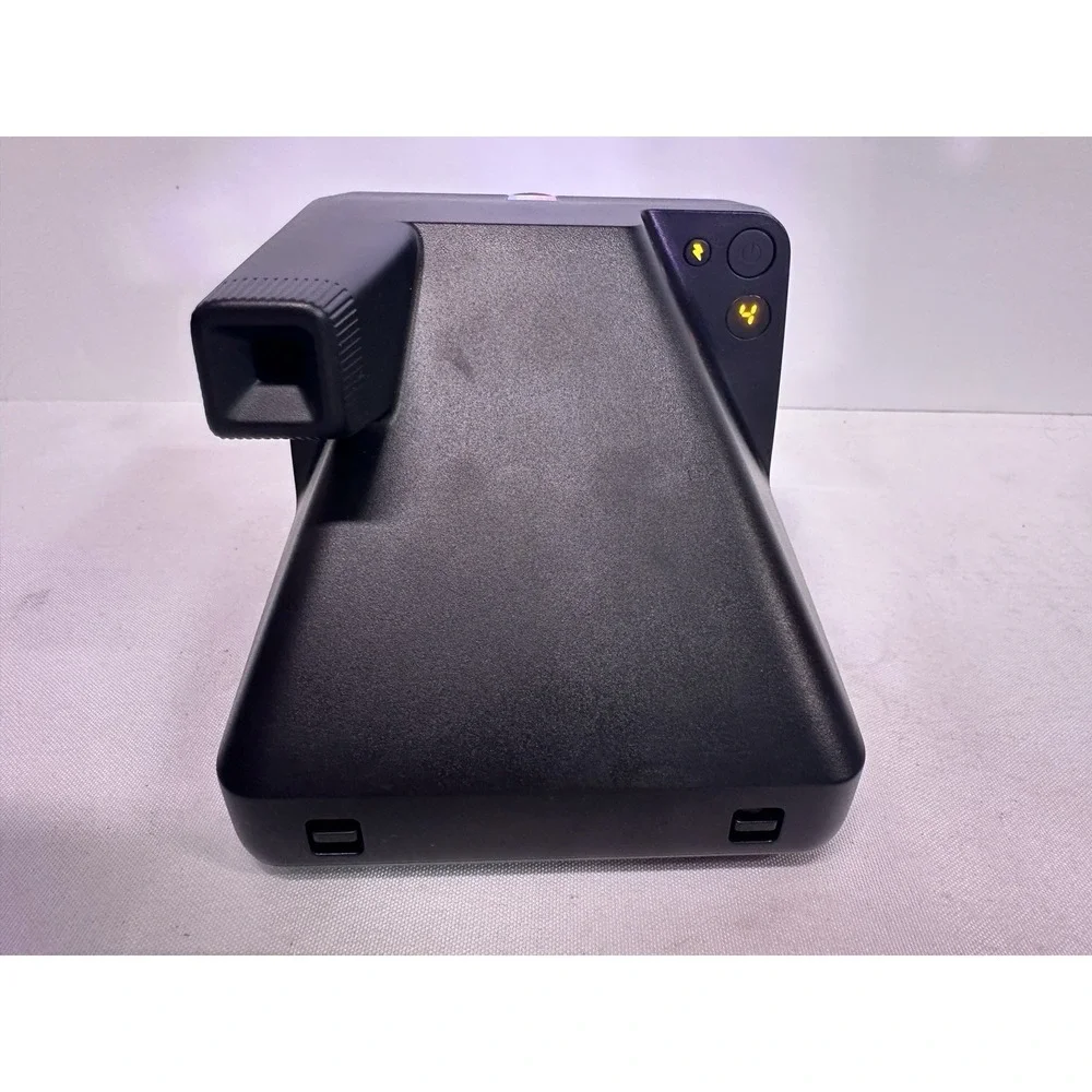 POLAROID NOW GEN 3 INSTANT CAMERA (Plus 4 Instant Photos)
